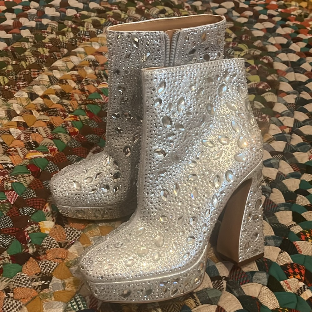 Jessica Simpson "Dolly” Womens Rhinestone platform Ankle Boot